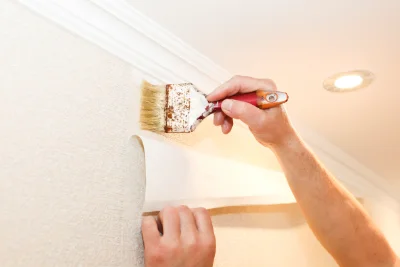 Pose de papier peint à Montmotier — revêtements muraux et toiles de verre